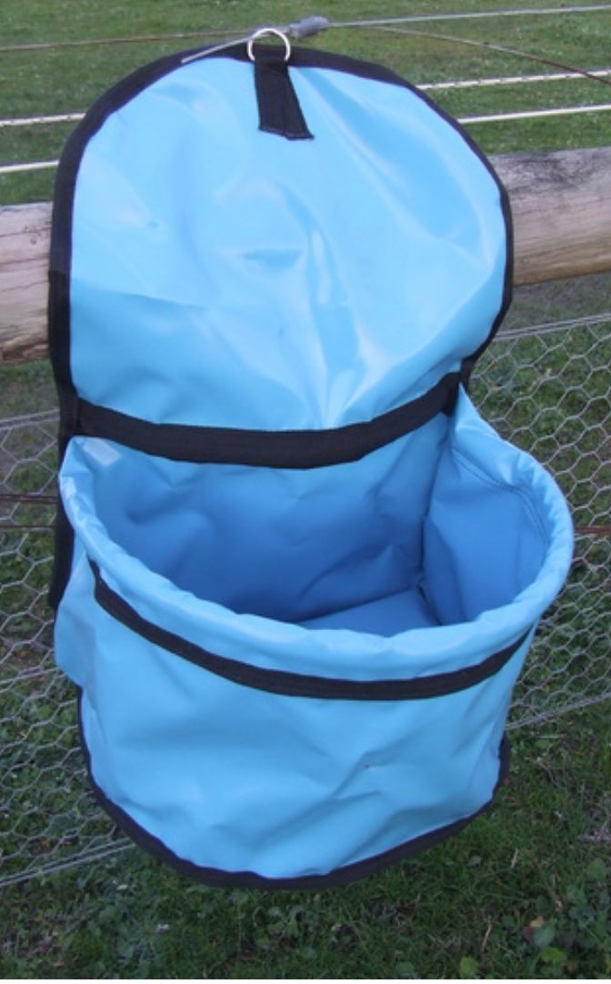 Ecotak
Design Your Own Custom Coloured PVC Portable Feed Bag