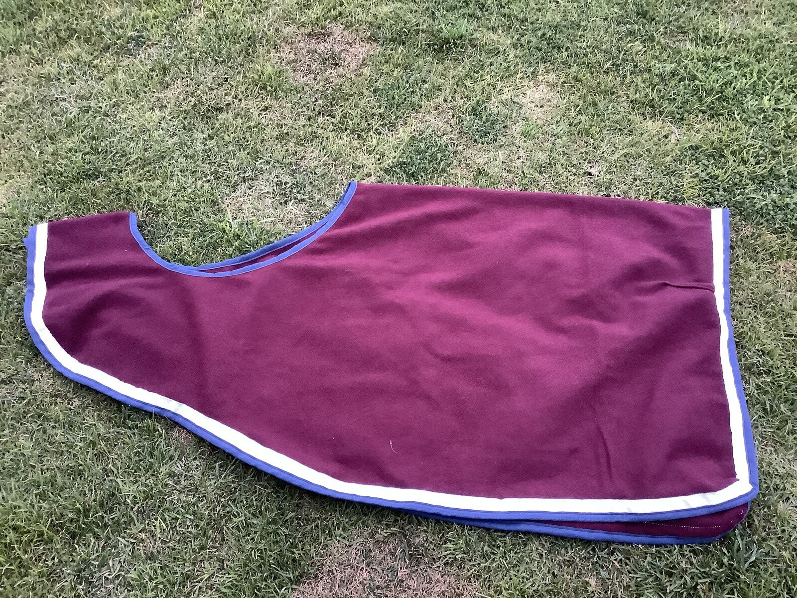 Ecotak Wool Cutaway Removable Quarter Sheet/exercise rug - burgundy with white &