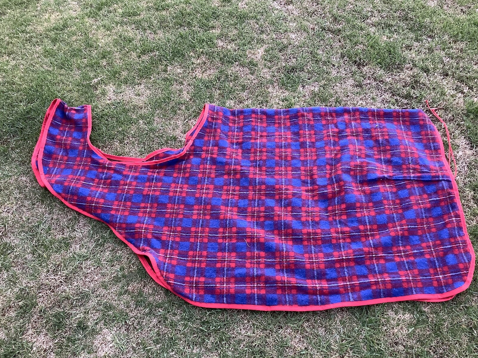 Ecotak wool quarter sheet/exercise rug - red check