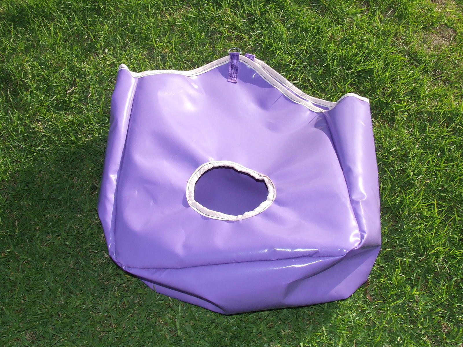 Design your own PVC Hay Bag Ecotak