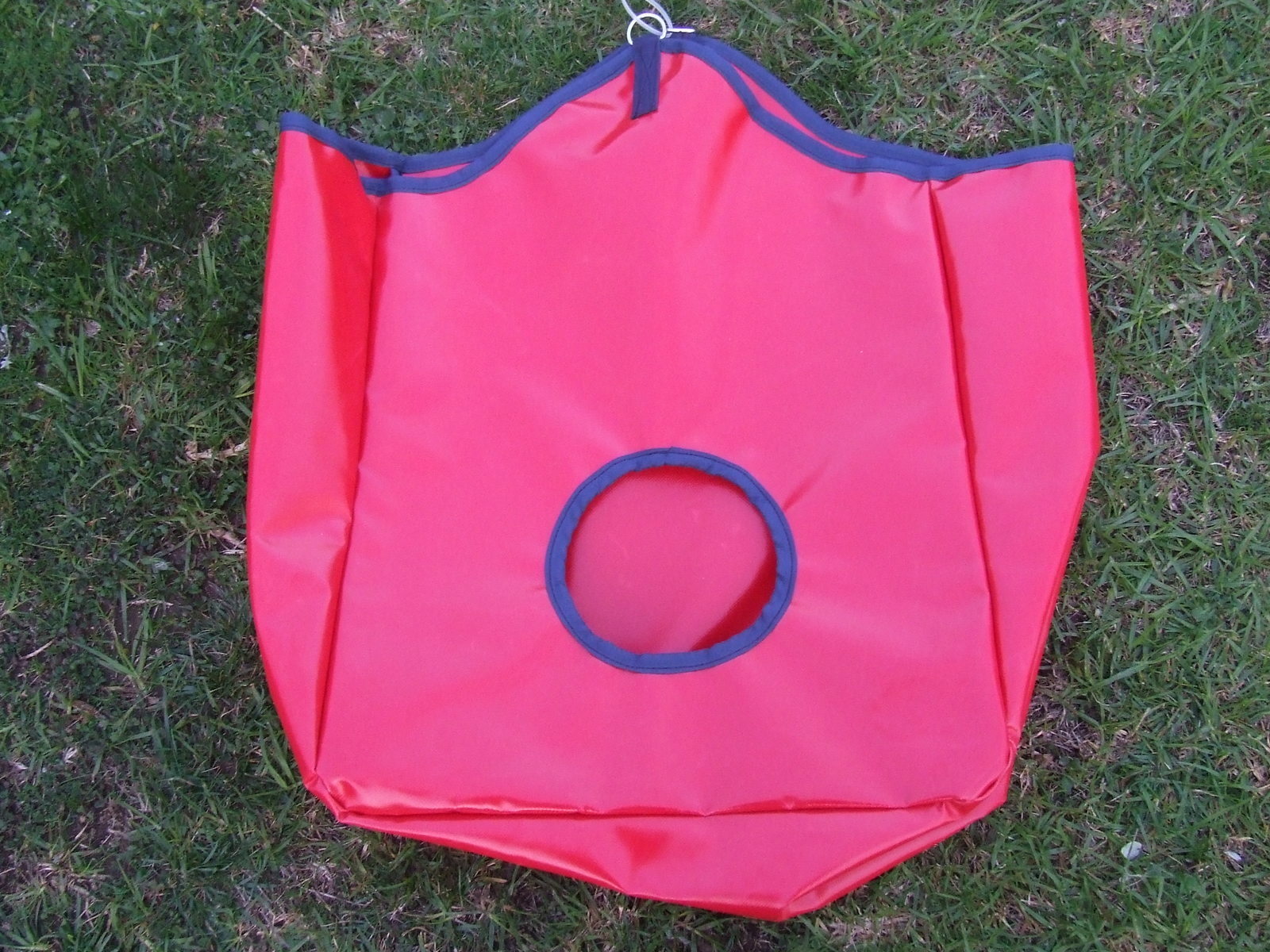 Design your own PVC Hay Bag Ecotak
