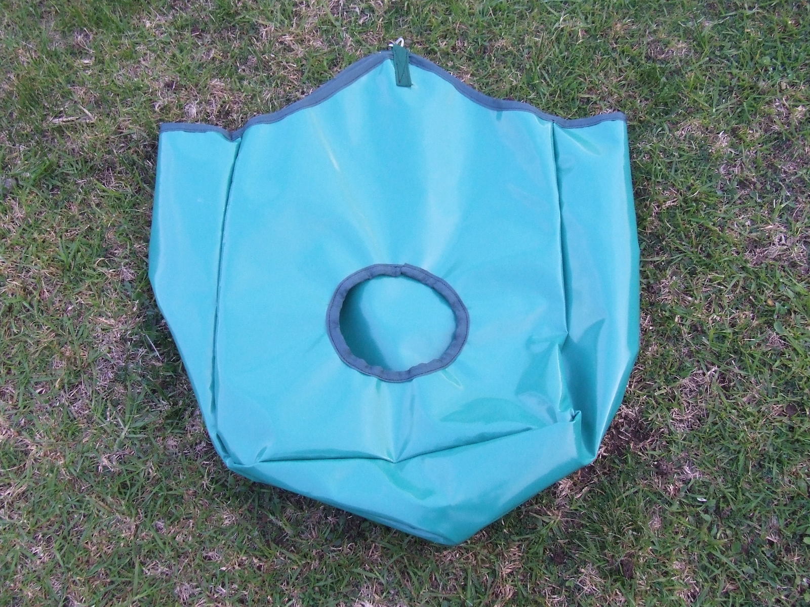 Design your own PVC Hay Bag Ecotak