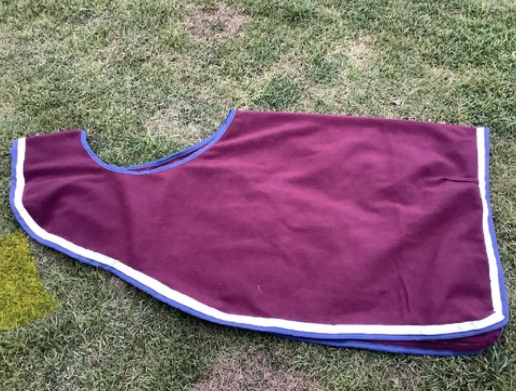 Ecotak Wool Cutaway Removable Quarter Sheet/exercise rug - burgundy with white & navy trim